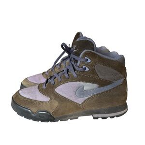 Vintage Nike Caldera Hiking Boots, Women’s size 9 ACG